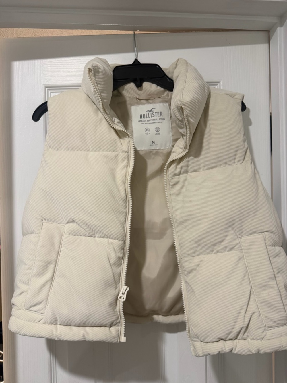 Hollister Light Cream Quilted Puffer Vest